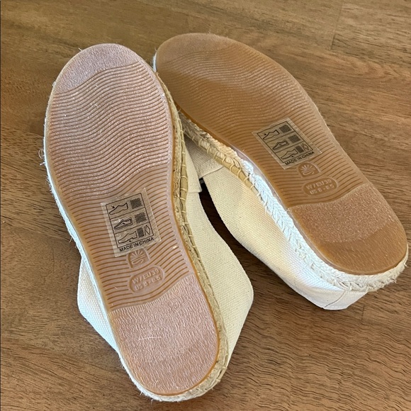 Soludos Women's Cream Espadrilles - Picture 2 of 4